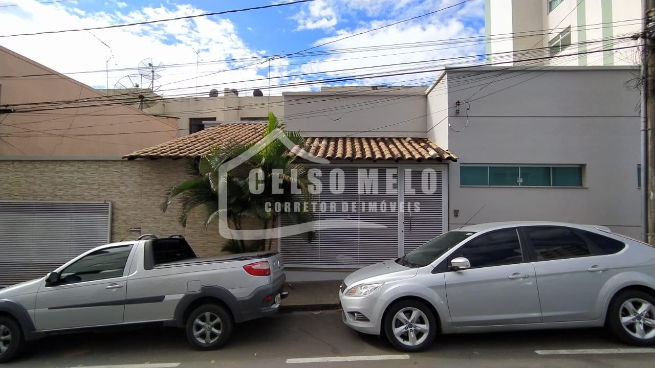 EXCELENTE CASA PARA LOCA��O COMERCIAL OU RESIDENCIAL