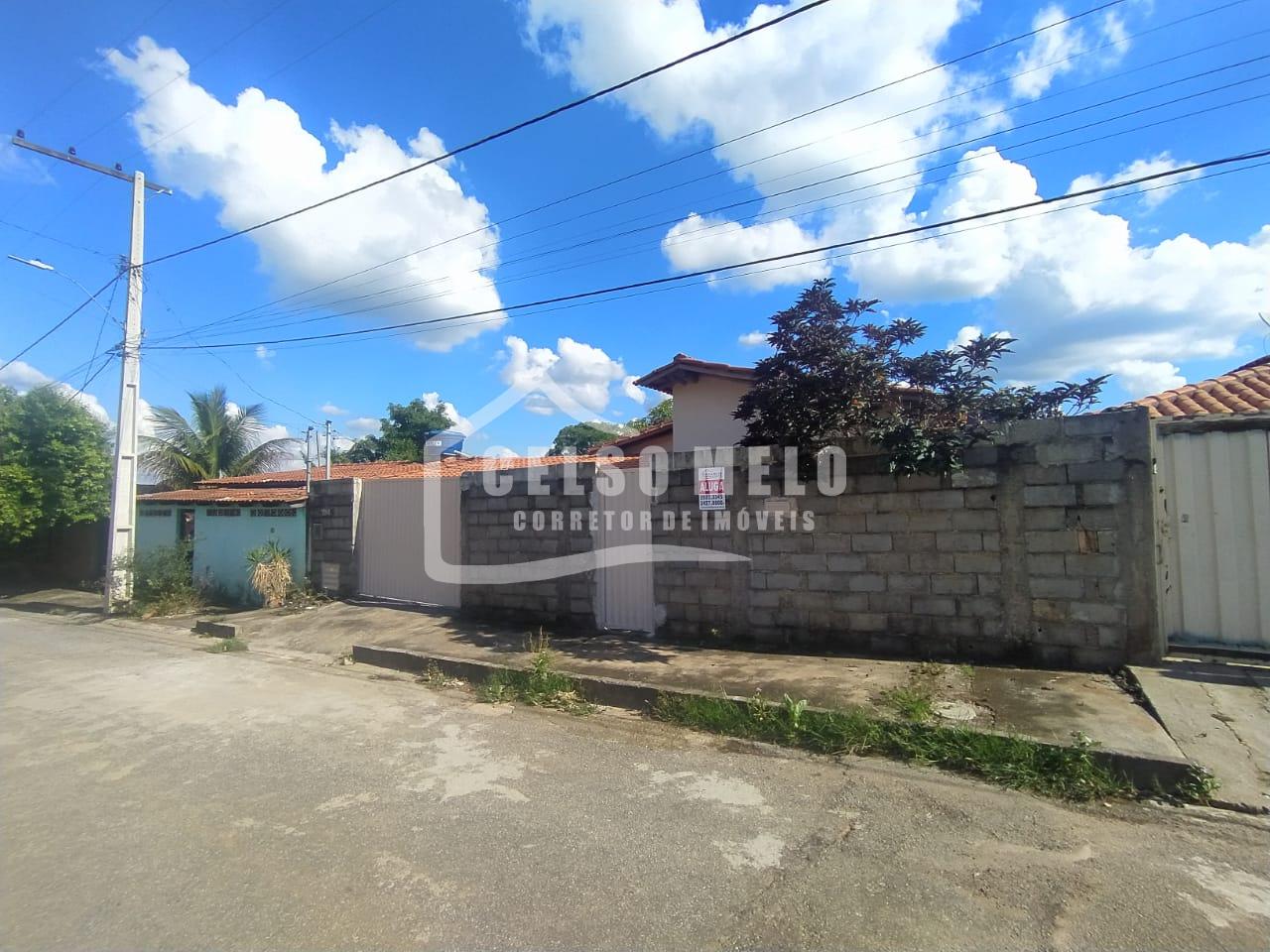 Casa com 3 dormitrios para locao, SANTA MARTA, BOM DESPACHO - MG