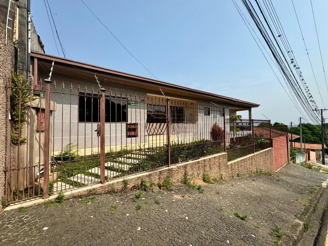 Casa com 3 dormitórios à venda,232.00 m , Centro, PONTA GROSSA...