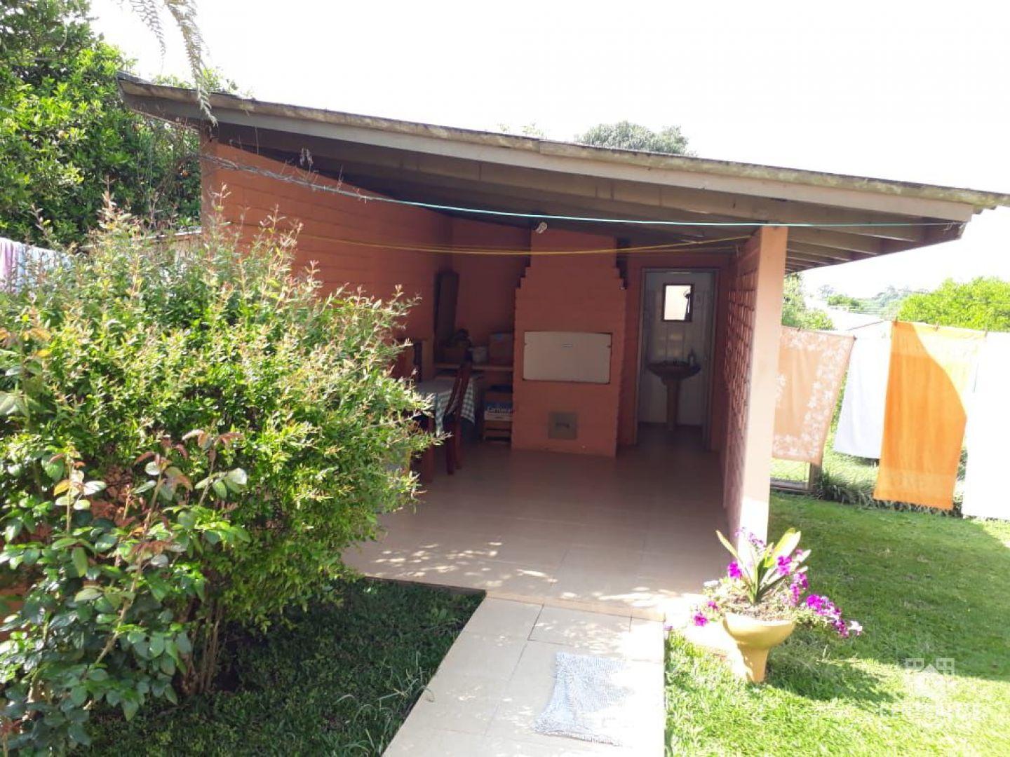 Casa com 3 dormitórios à venda,228.60 m , Uvaranas, PONTA GROS...