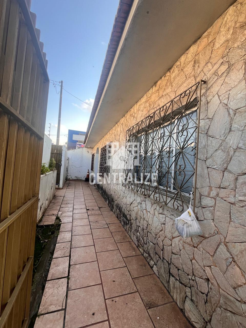 Casa à venda com 3 quartos, sendo 1 suíte, no Boa Vista - Ponta Grossa - PR