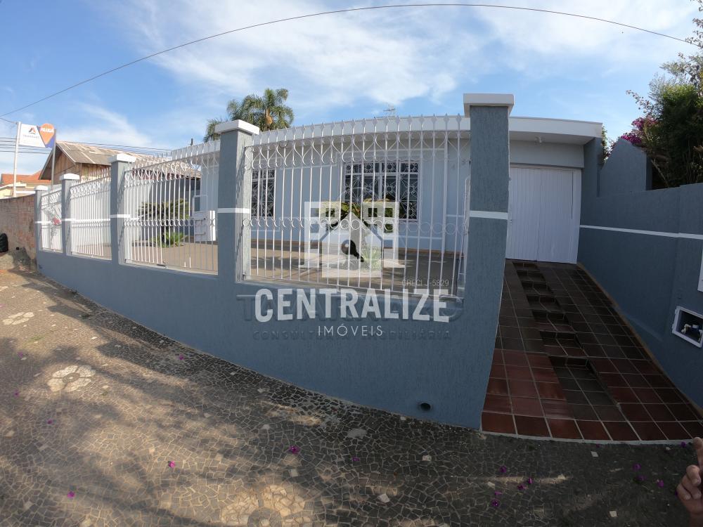 Casa com 330m² construídos, 460m² total, contendo 3 quartos, sendo 1 deles suíte, em Ponta Grossa-PR