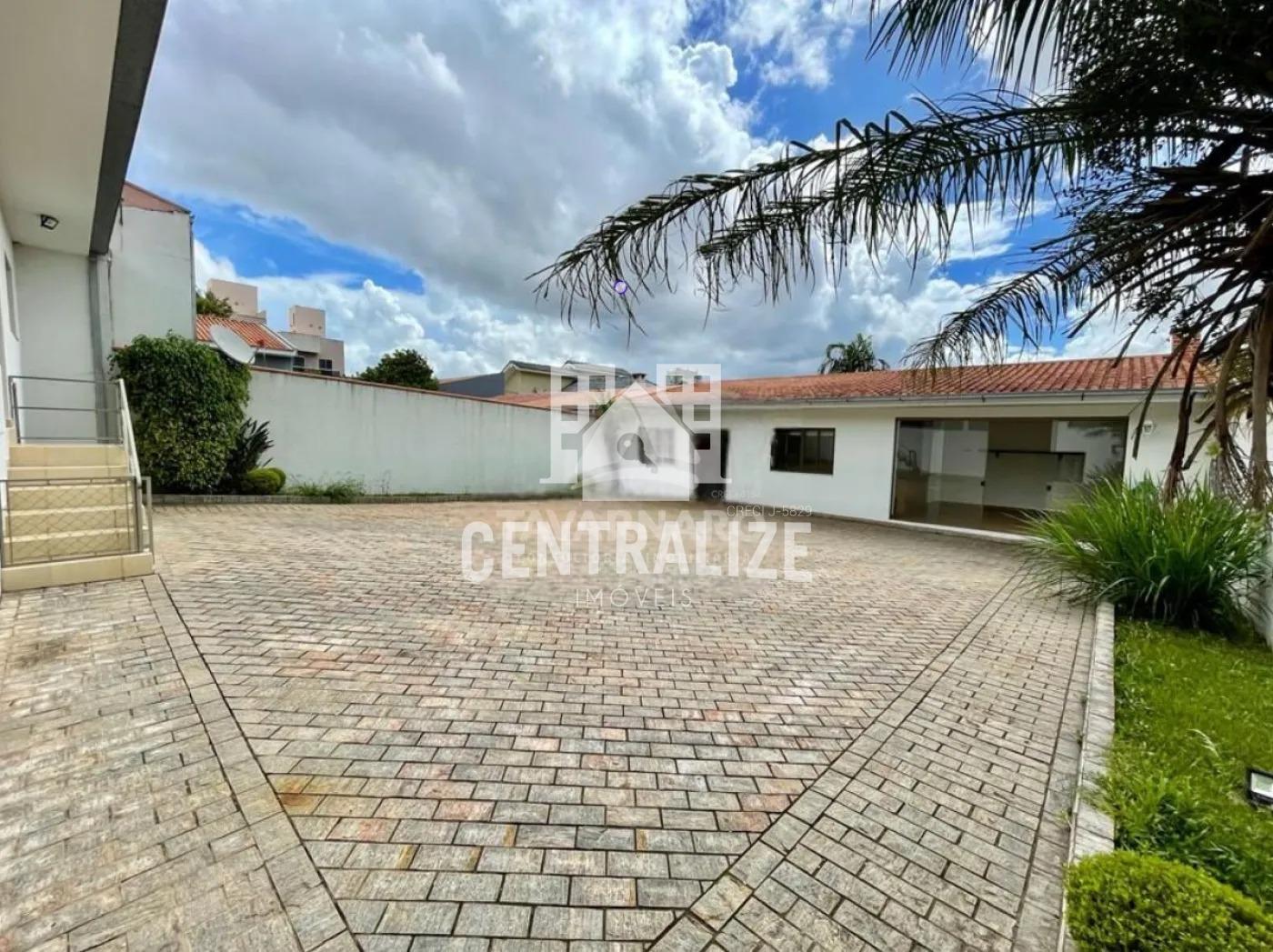 Residência com 462m², 03 quartos sendo 01 suíte a venda no Jardim Carvalho em Ponta Grossa-PR