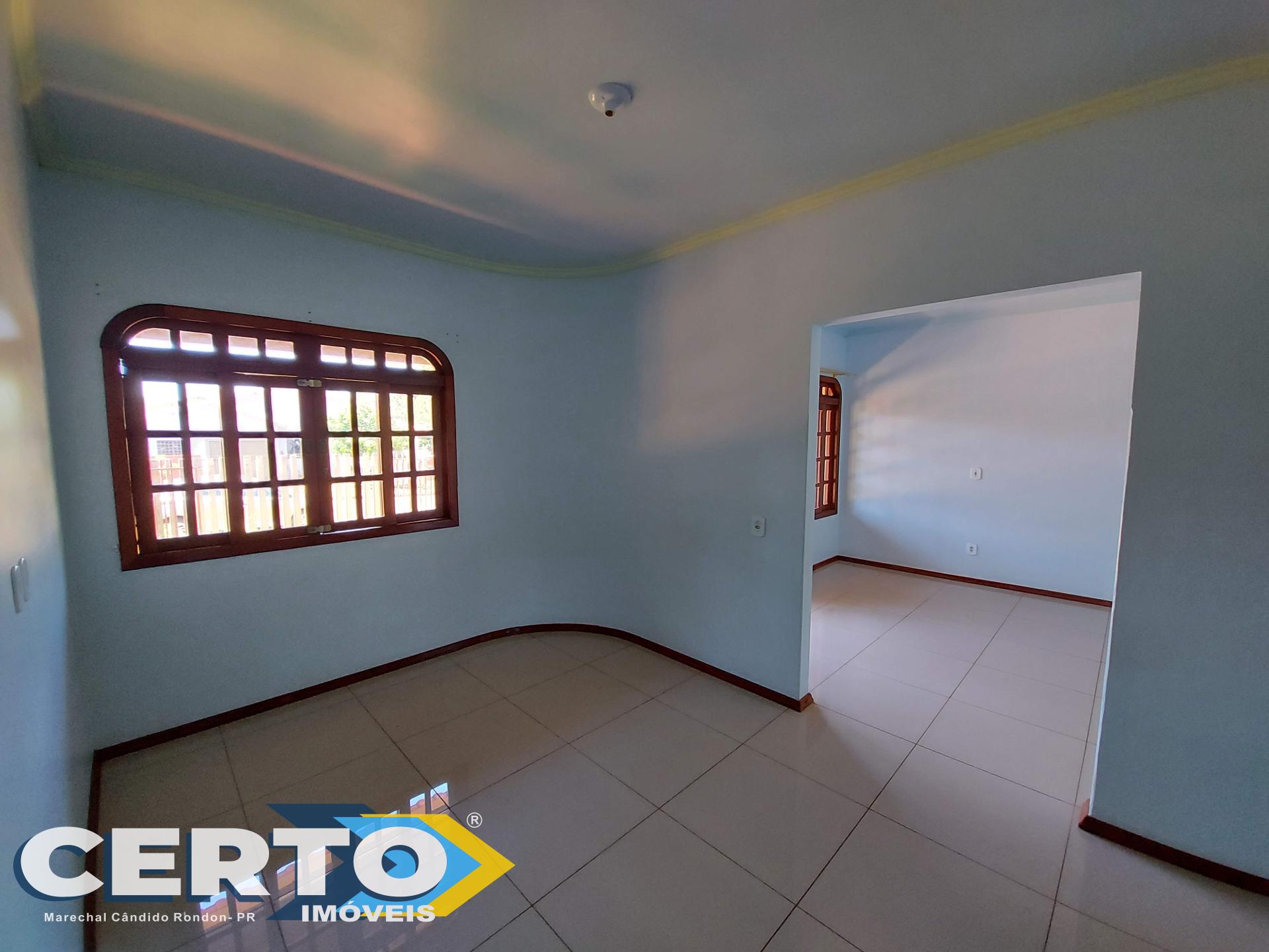 CASA COM SUÍTE   02 QUARTOS