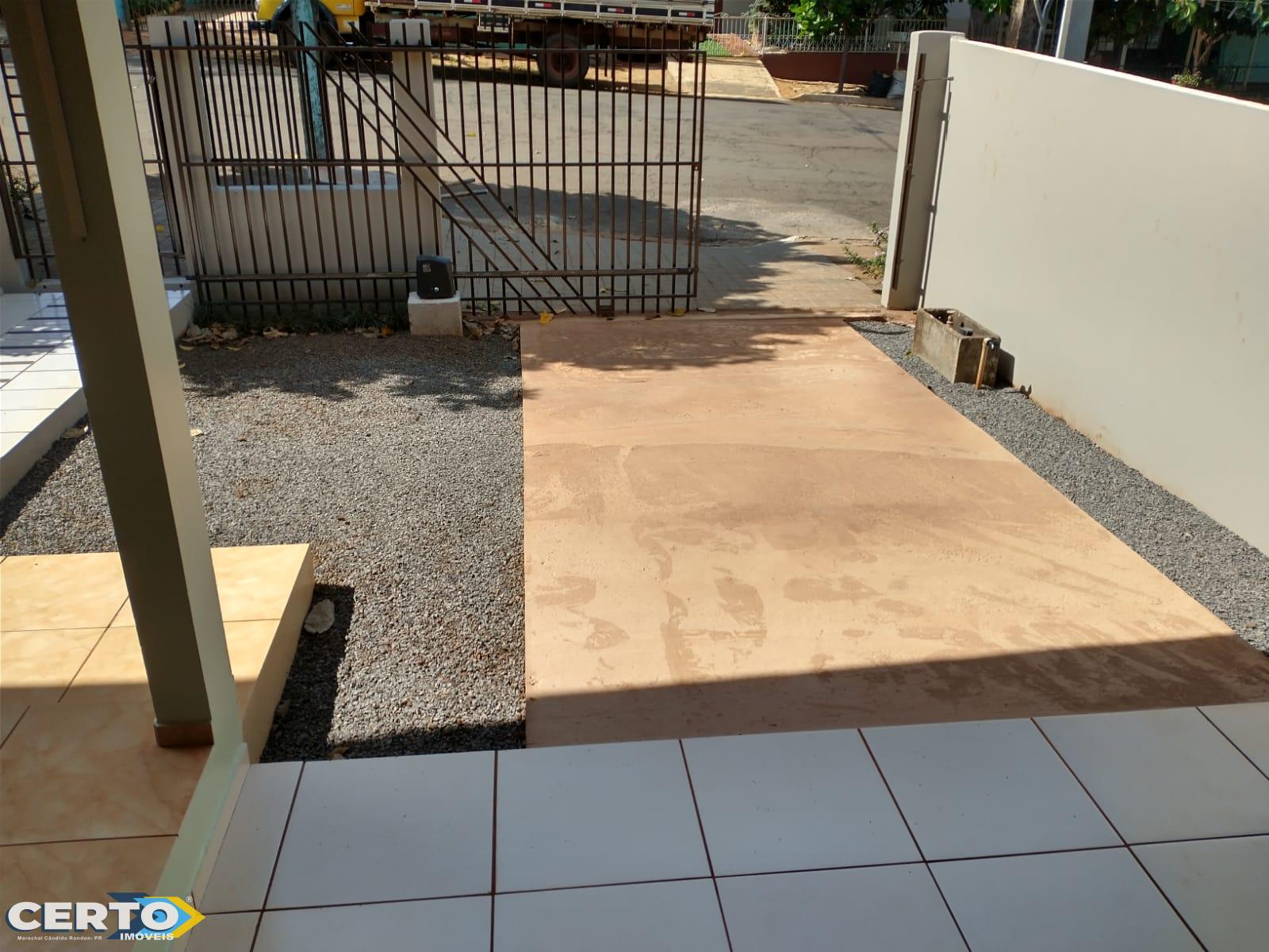 CASA COM 3 QUARTOS, SALA, COZINHA, LAVANDERIA, DISPENSA, GARAG...