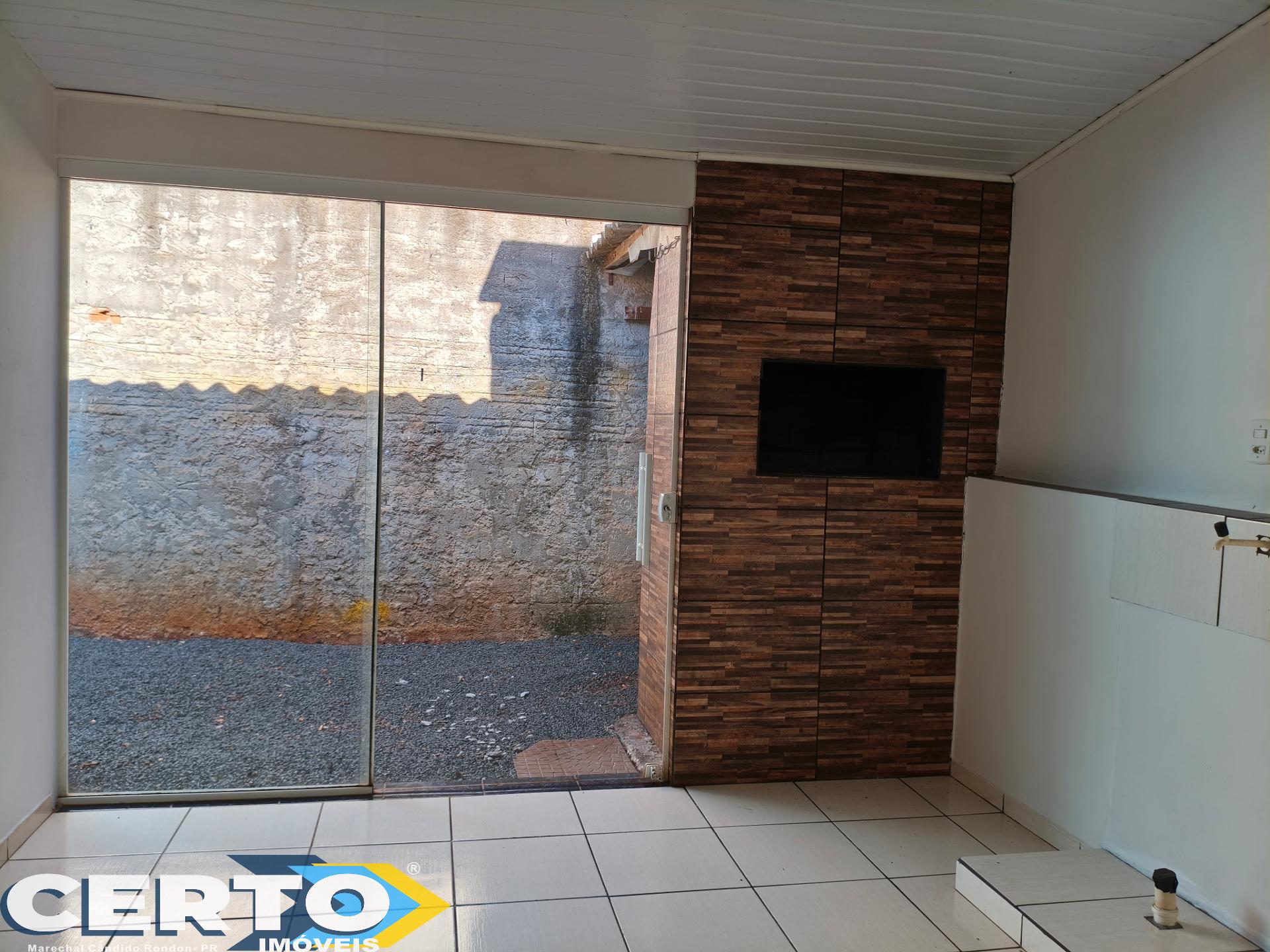 CASA NO LOTEAMENTO RODA DGUA