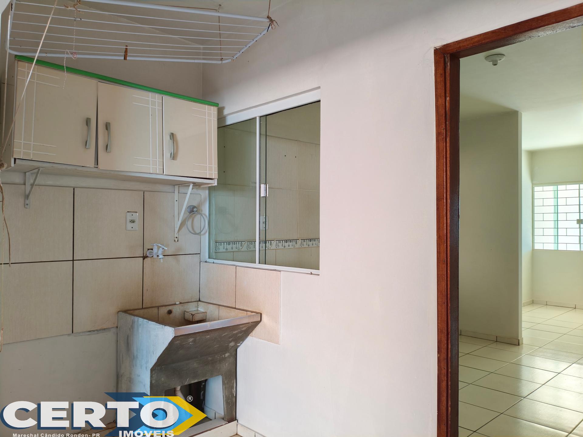 CASA NO LOTEAMENTO RODA DGUA