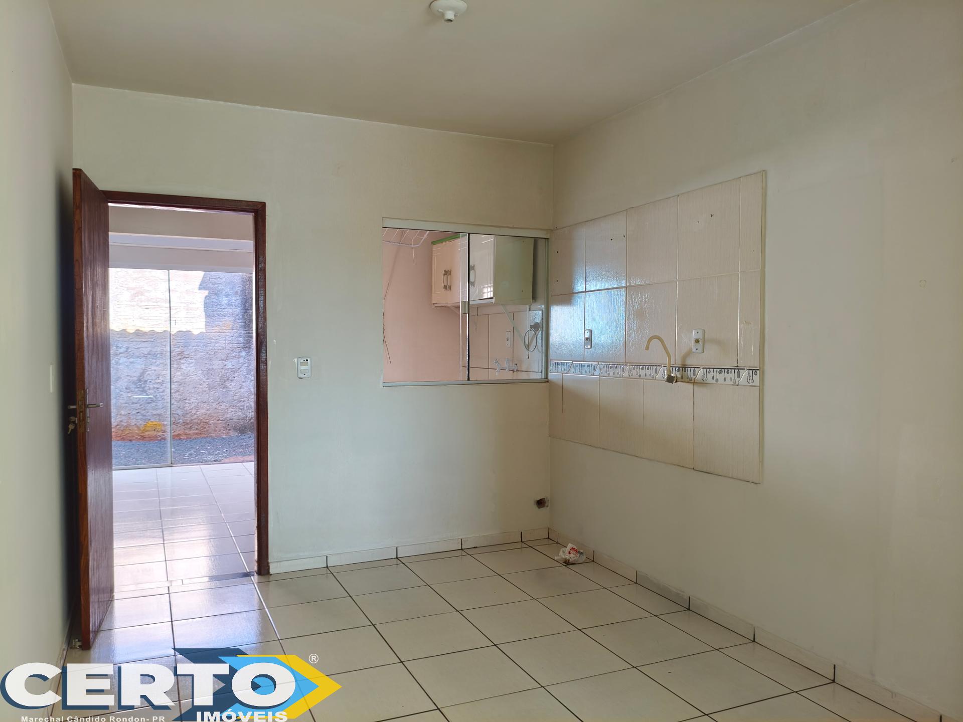 CASA NO LOTEAMENTO RODA DGUA