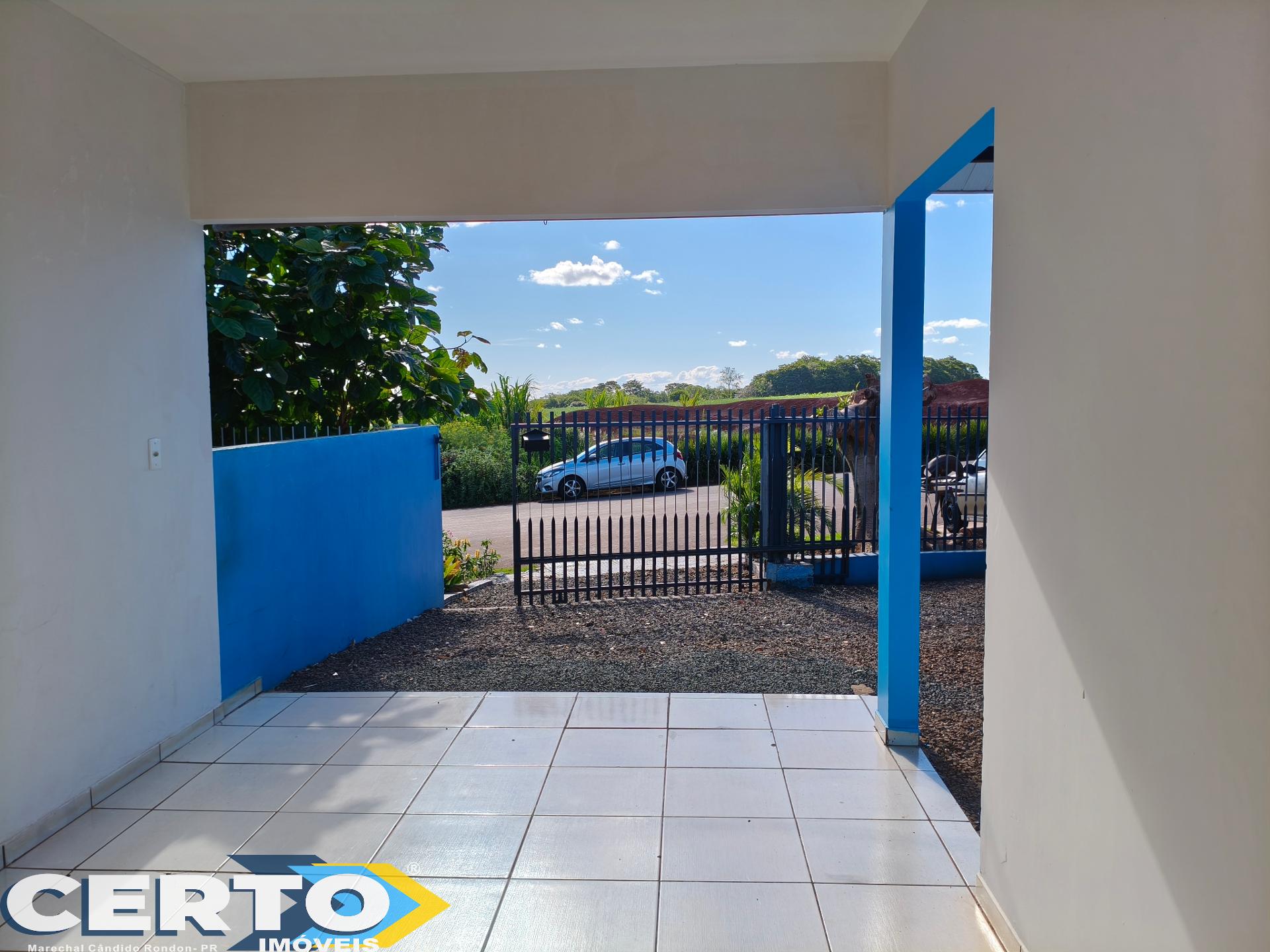 CASA NO LOTEAMENTO RODA DGUA