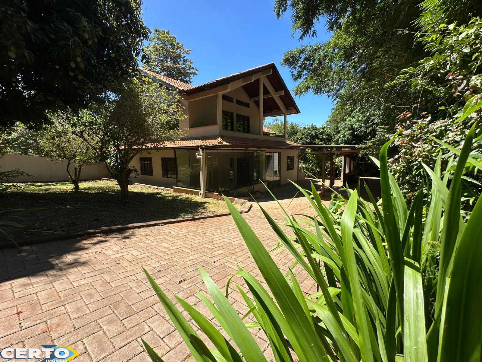 SOBRADO À VENDA NO LOTEAMENTO MULLER