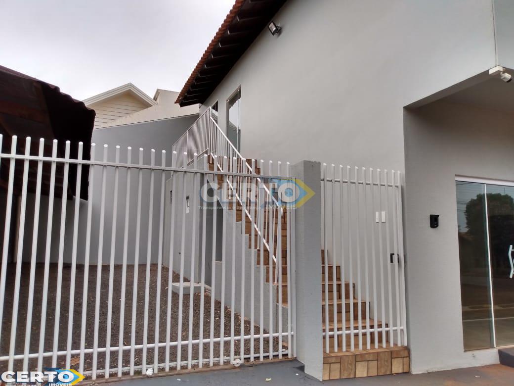 PRDIO COM SALA COMERCIAL E APARTAMENTO VENDA NO CENTRO