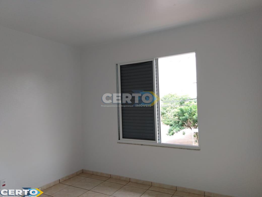 PRDIO COM SALA COMERCIAL E APARTAMENTO VENDA NO CENTRO