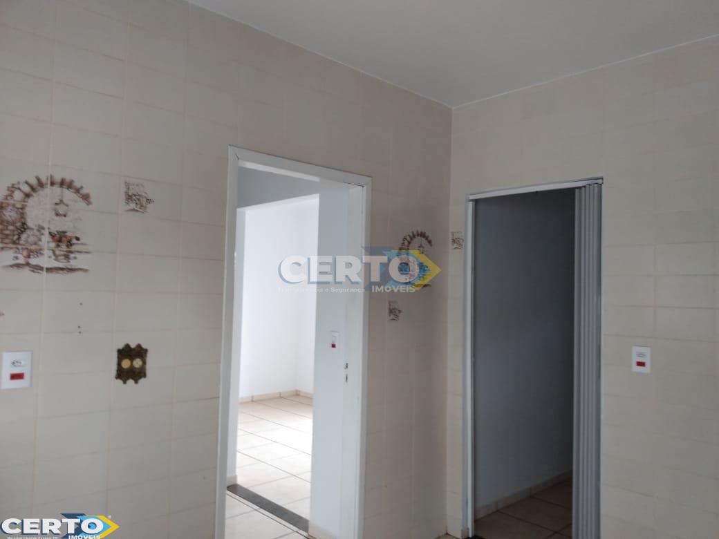 PRDIO COM SALA COMERCIAL E APARTAMENTO VENDA NO CENTRO