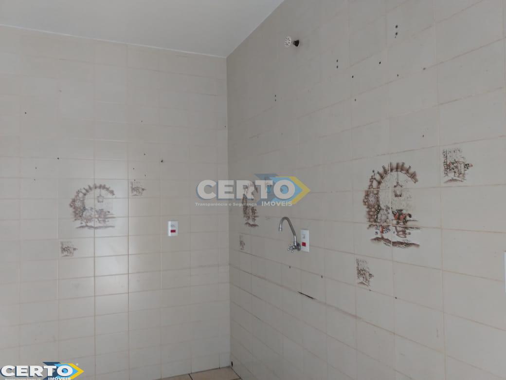 PRDIO COM SALA COMERCIAL E APARTAMENTO VENDA NO CENTRO