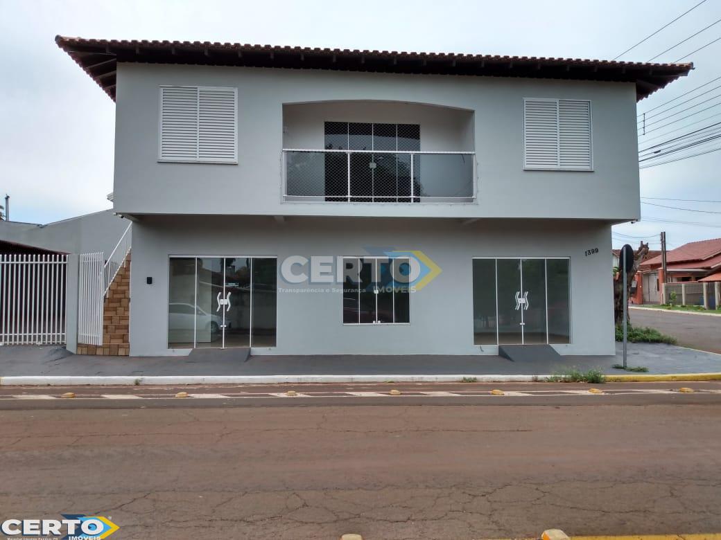 PRÉDIO COM SALA COMERCIAL E APARTAMENTO À VENDA NO CENTRO