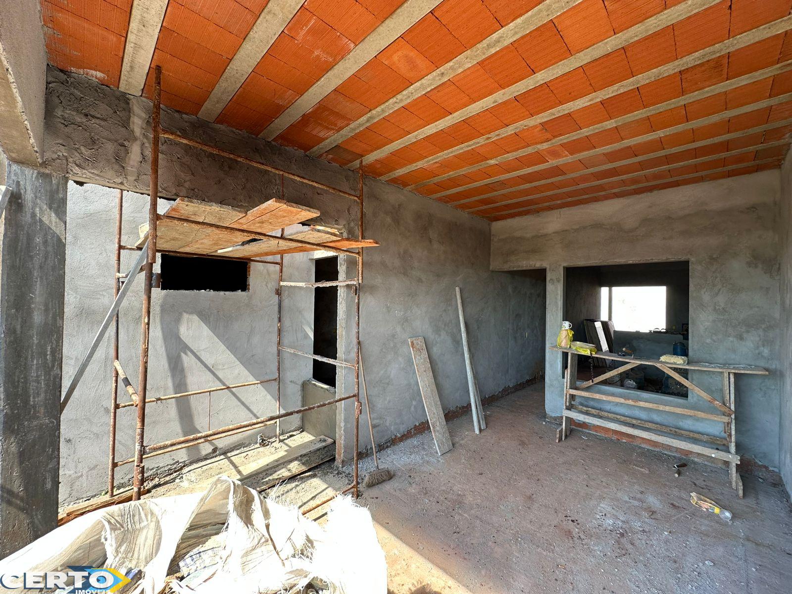 CASA À VENDA NO LOTEAMENTO FÊNIX