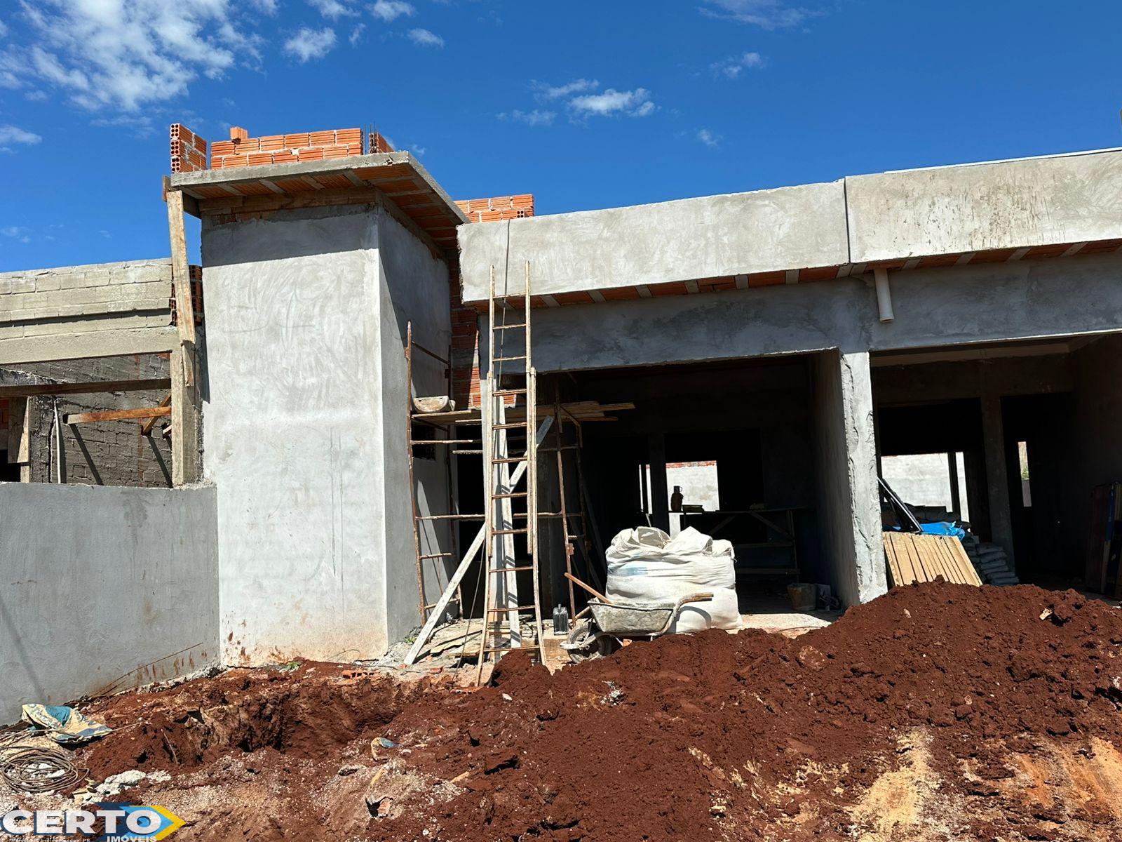 CASA À VENDA NO LOTEAMENTO FÊNIX