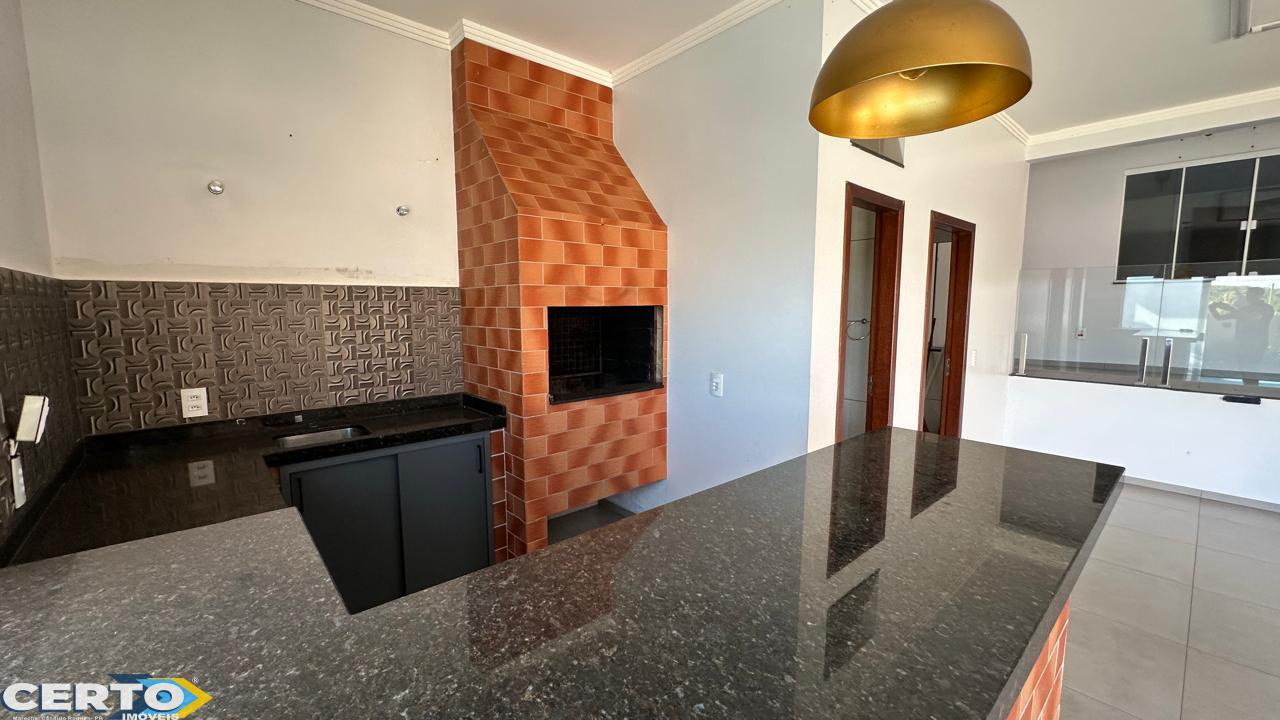 CASA VENDA COM PISCINA