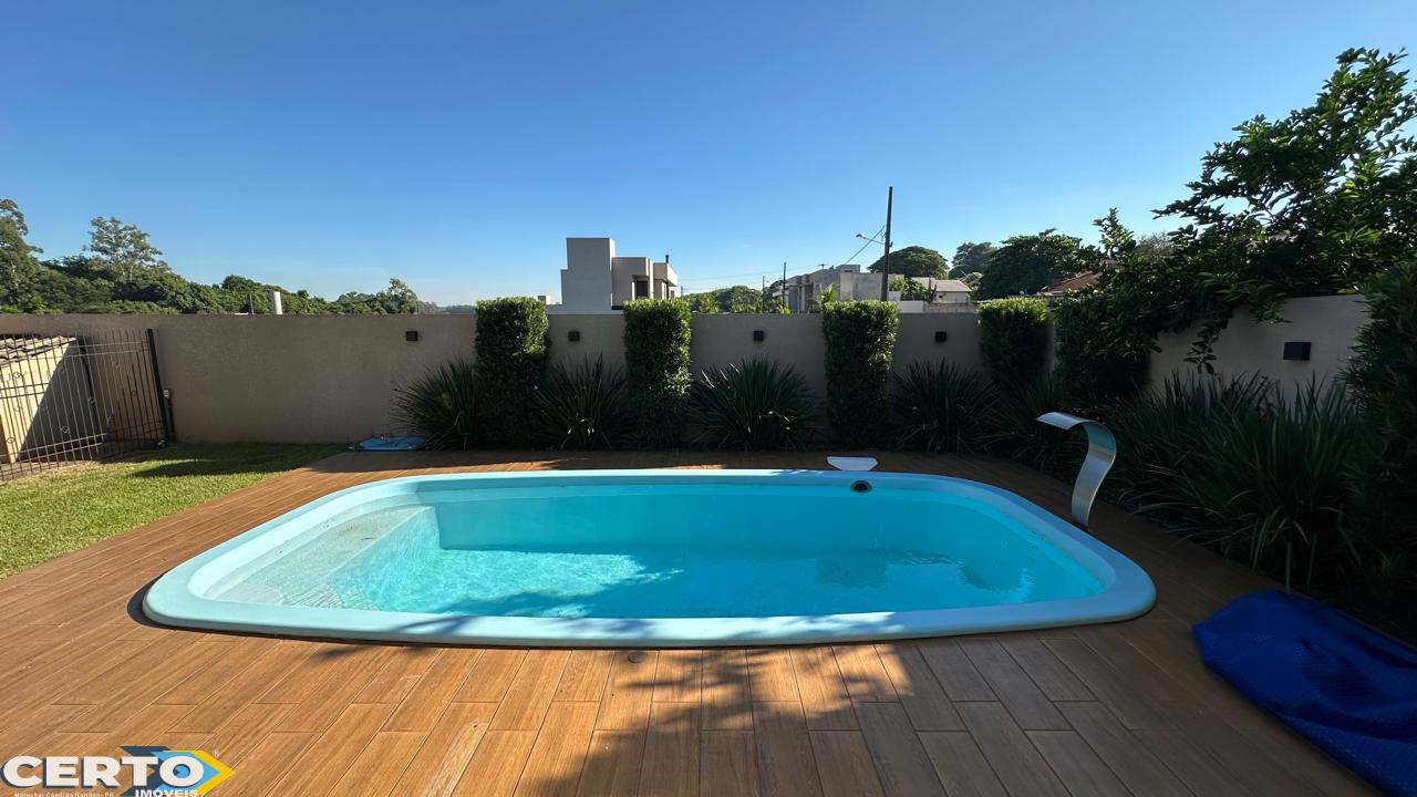 CASA VENDA COM PISCINA
