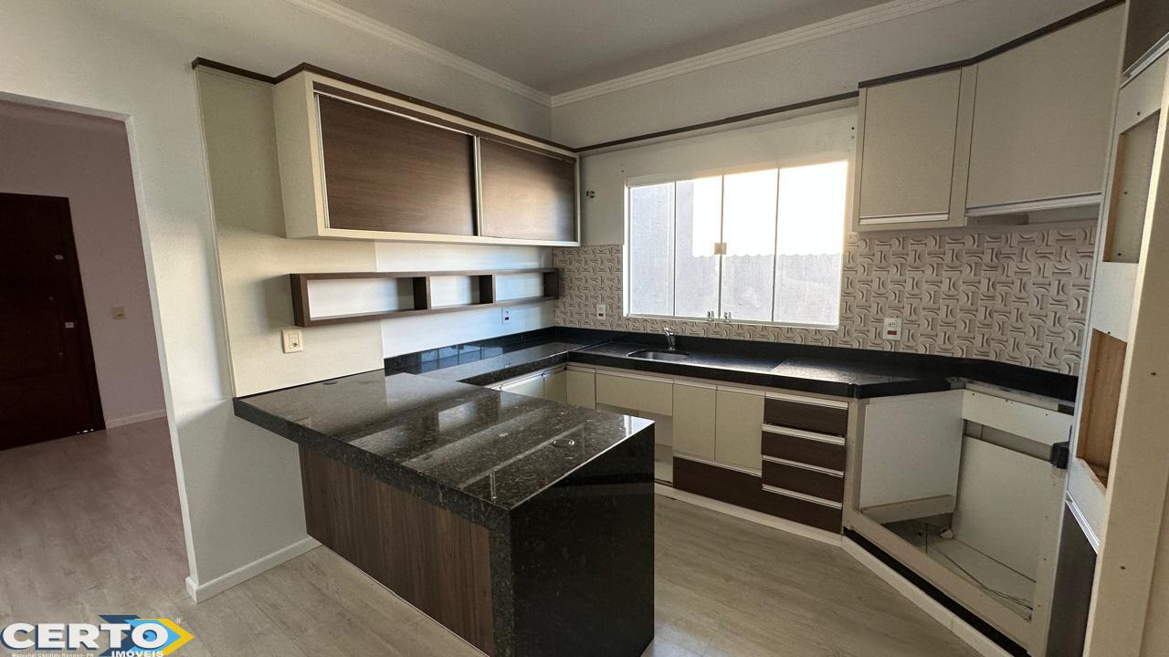 CASA VENDA COM PISCINA