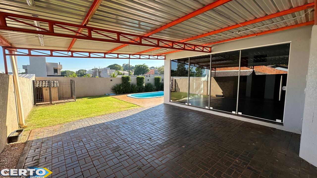 CASA VENDA COM PISCINA