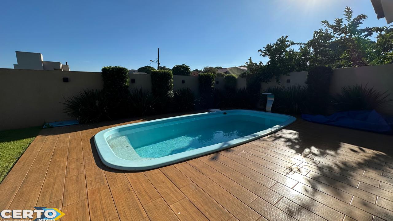 CASA VENDA COM PISCINA