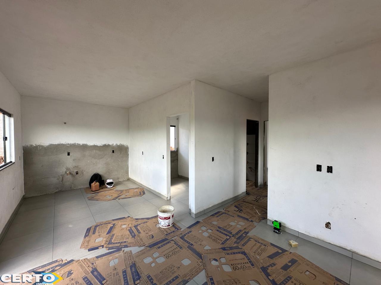 CASA À VENDA NO LOTEAMENTO FÊNIX