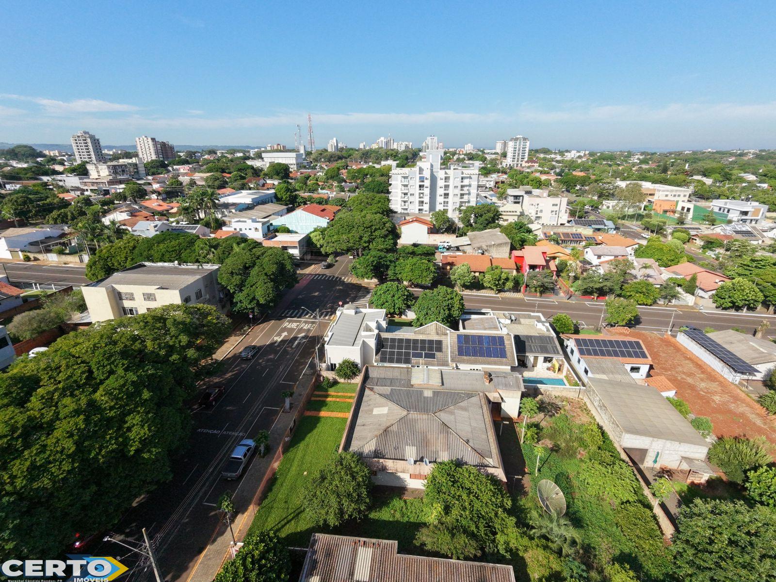 CASA À VENDA NO BAIRRO ESPIGÃO. USO COMERCIAL OU RESIDENCIAL