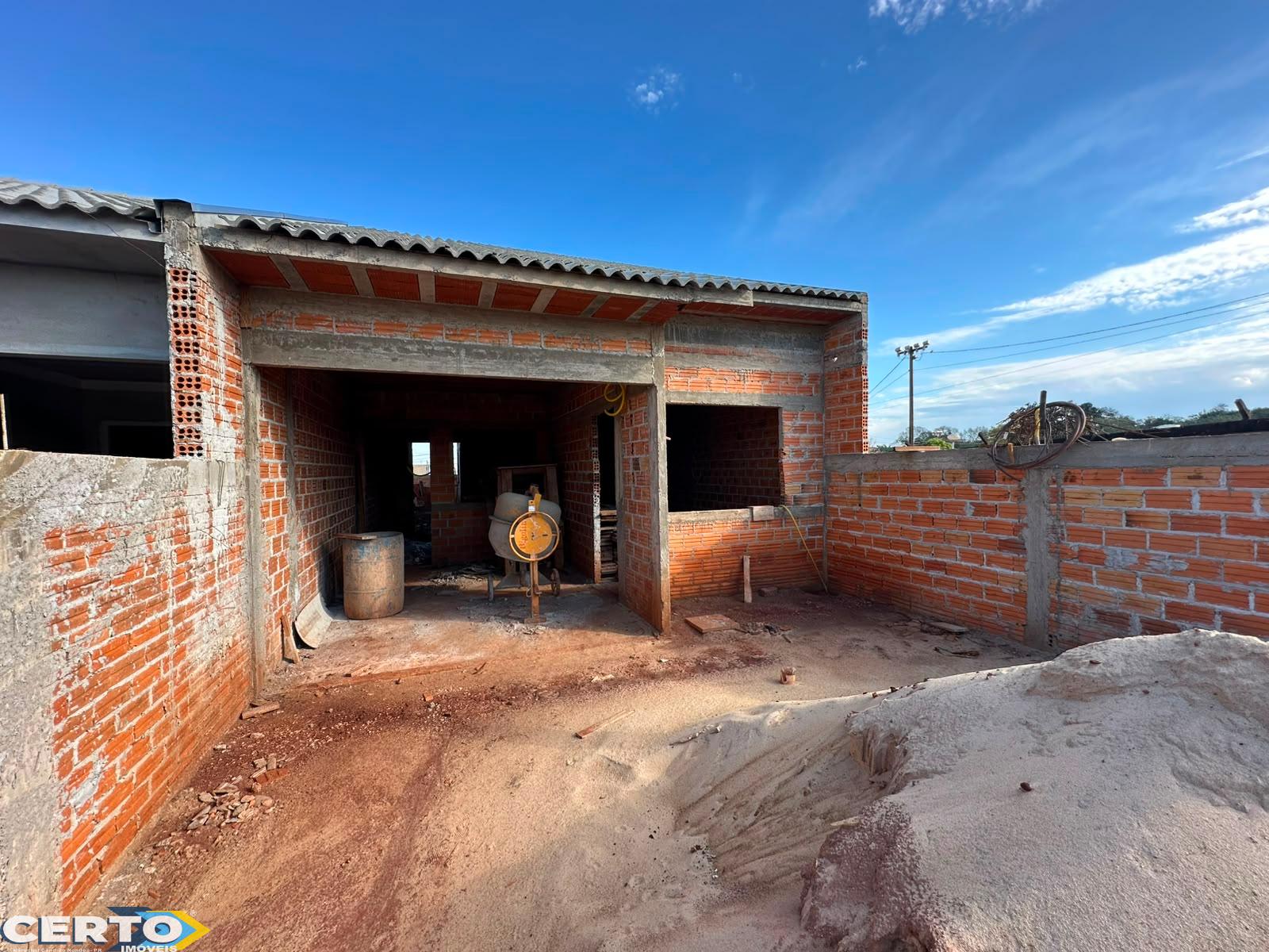 CASA À VENDA NO LOTEAMENTO CATARATAS II