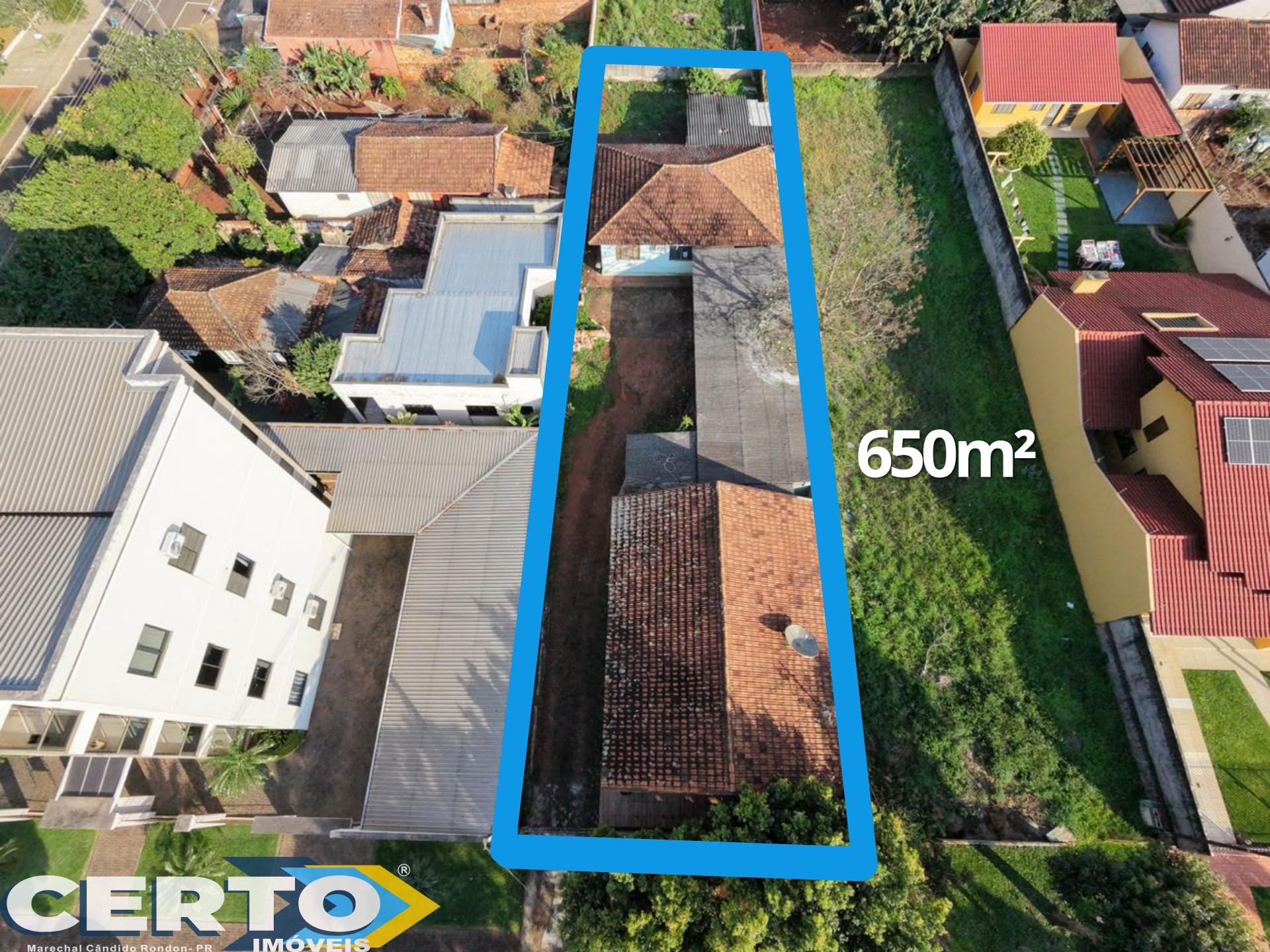 TERRENO COM 02 CASAS À VENDA PRÓXIMO AO CENTRO