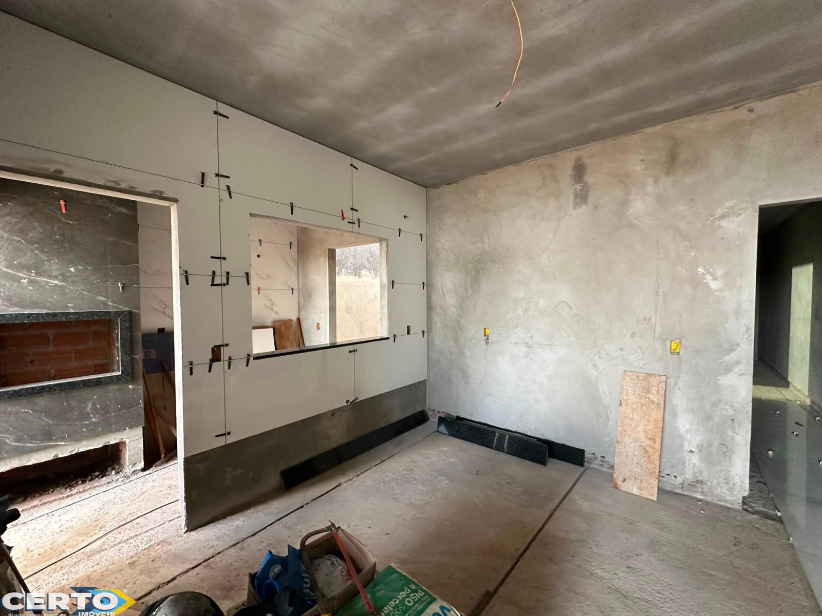 CASA À VENDA PRÓXIMA AO UNIMED