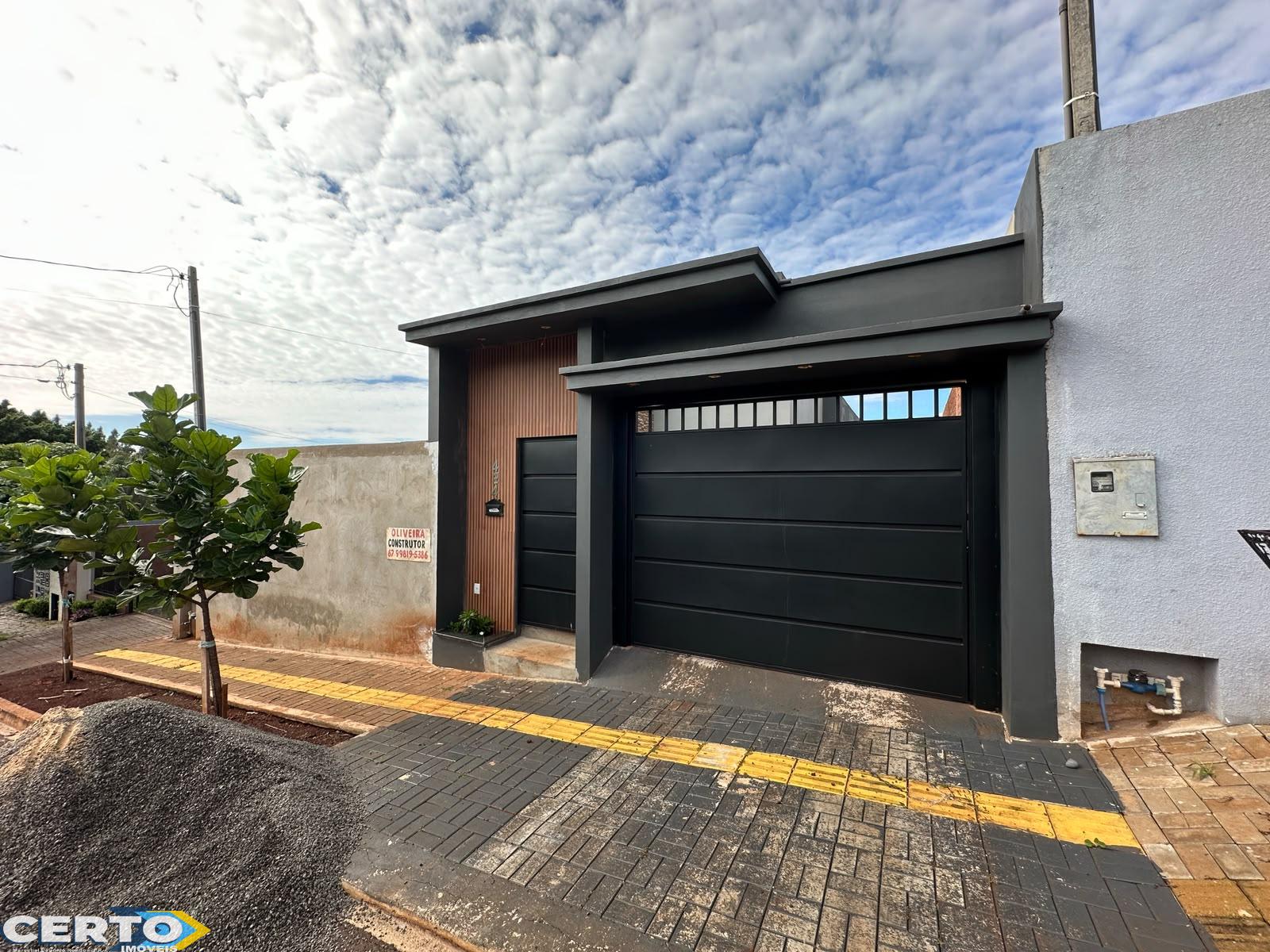 CASA COM 4 DORMITÓRIOS À VENDA NO LOT. FUKITA