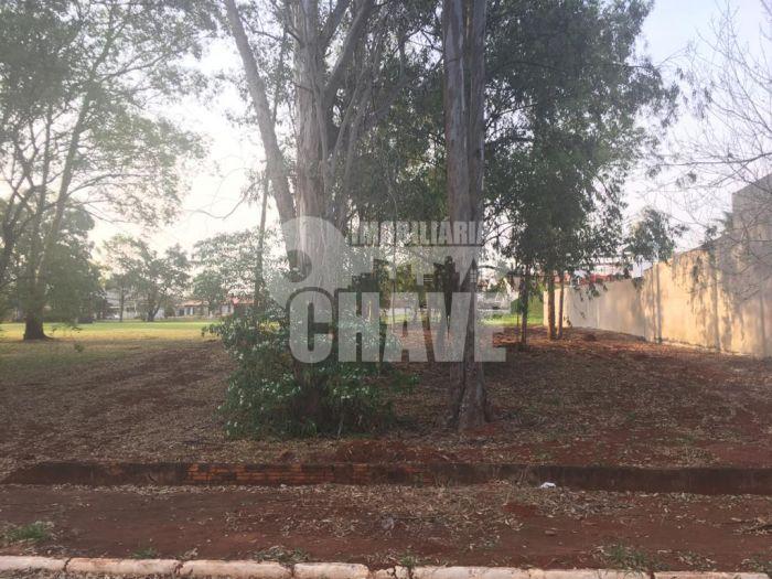 Terreno à Venda no Jardim Bela Suíça em Londrina-PR.
