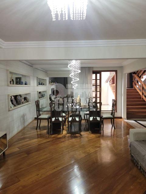 Vende-se Sobrado de Alto Padrão no Lago Parque em Londrina - PR