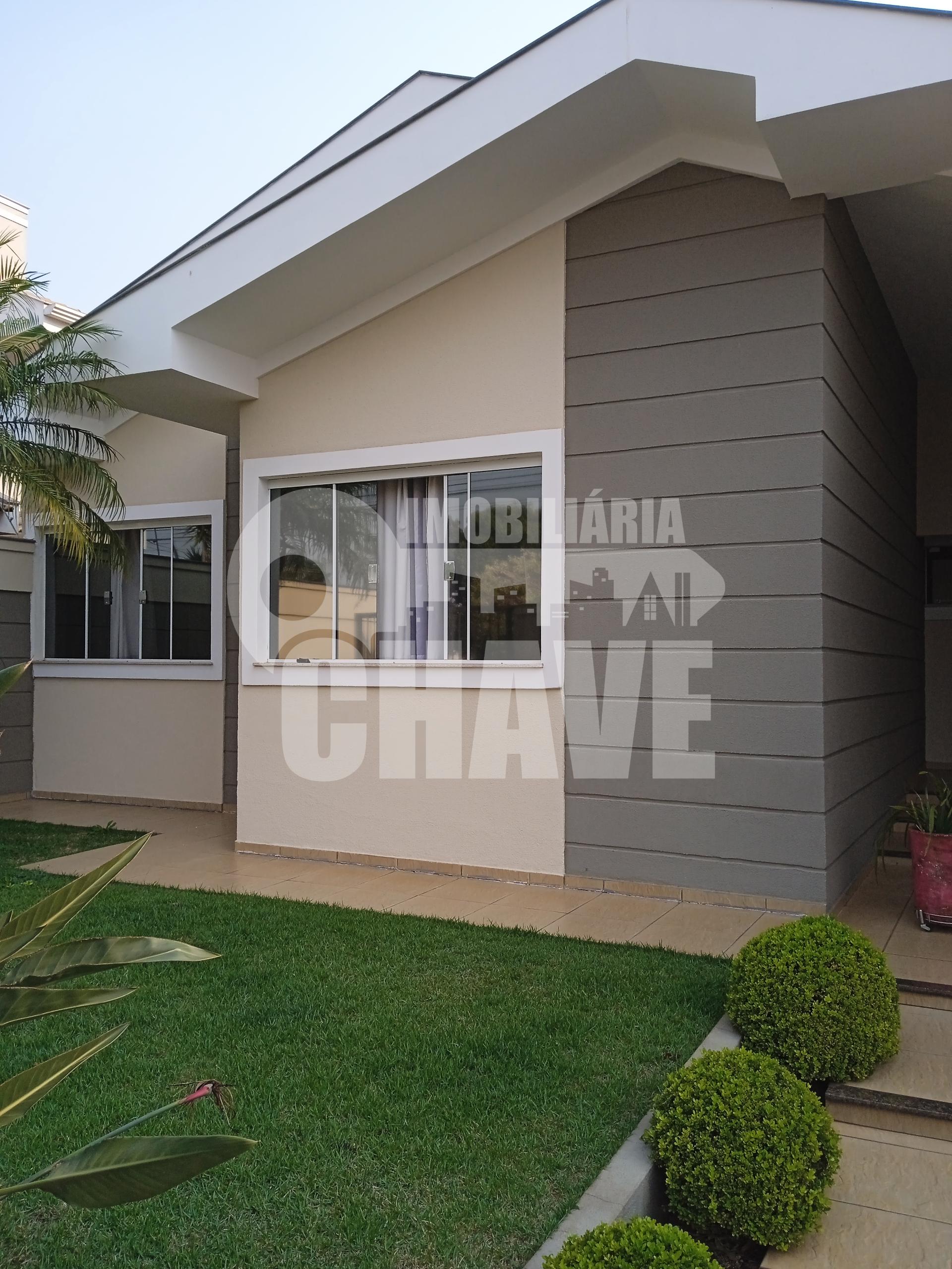 Vende-se Sobrado de Alto Padrão no Centro de Rolândia - PR