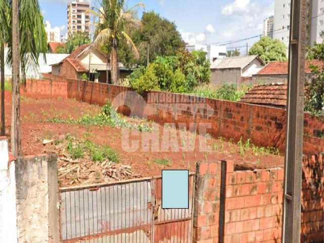 Vende-se Terreno no Centro de Ibiporã - PR