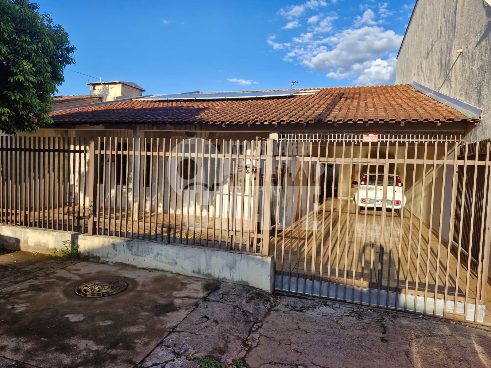 Casa à venda com 4 dormitórios, Newton Guimarâes, LONDRINA - PR