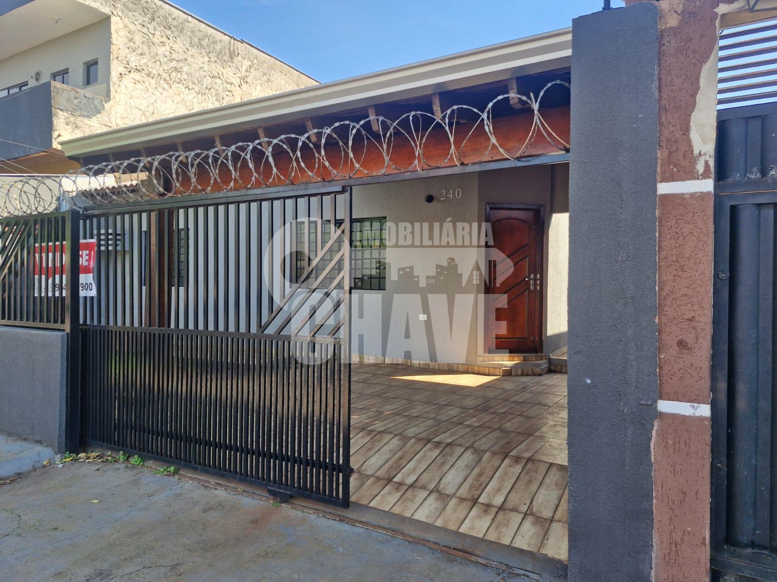 Casa com 3 Dormitórios e Edicula à venda, Conjunto Café, LONDR...
