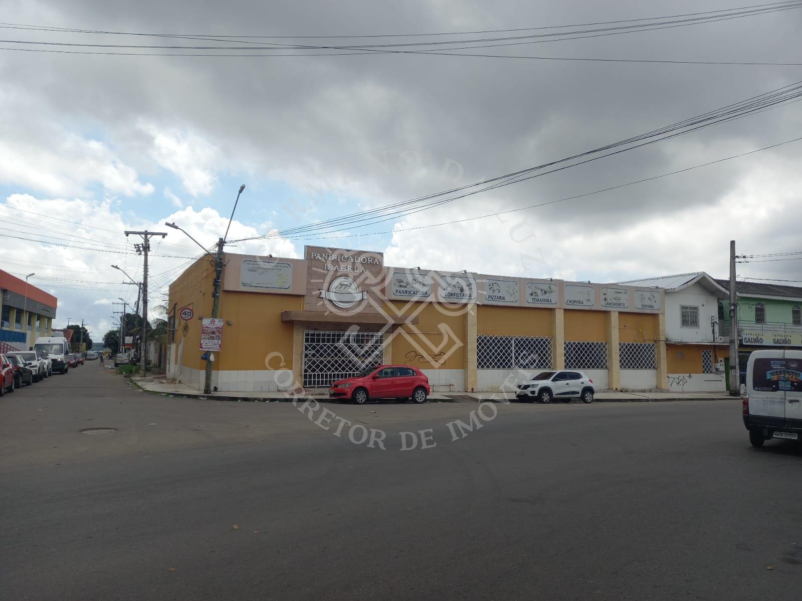Prédio Comercial de Esquina, com 629,63m2 de Área Construida,