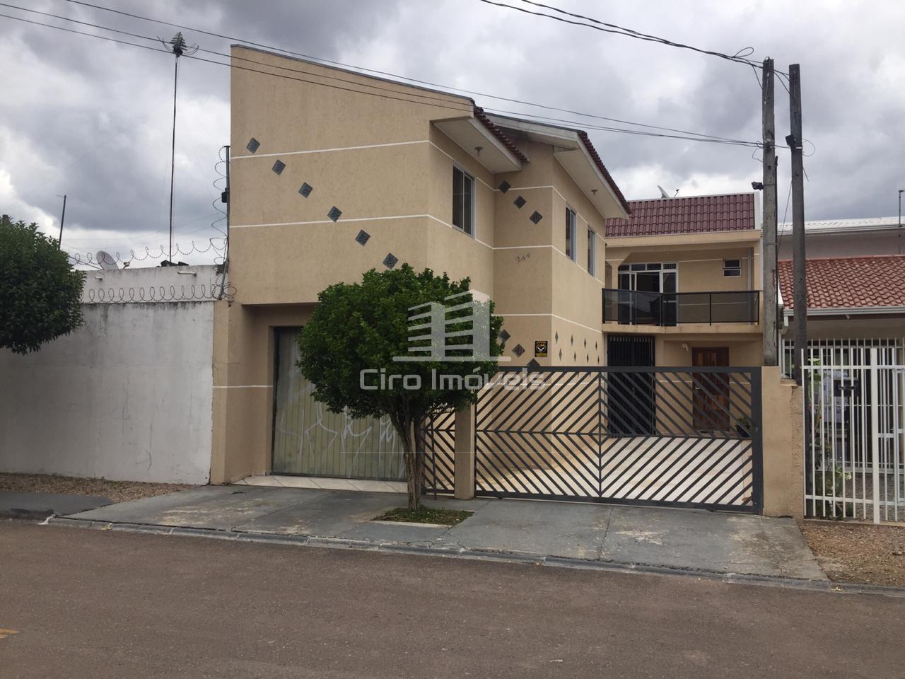 Sobrado em Curitiba-PR, localizado no bairro Sítio Cercado
