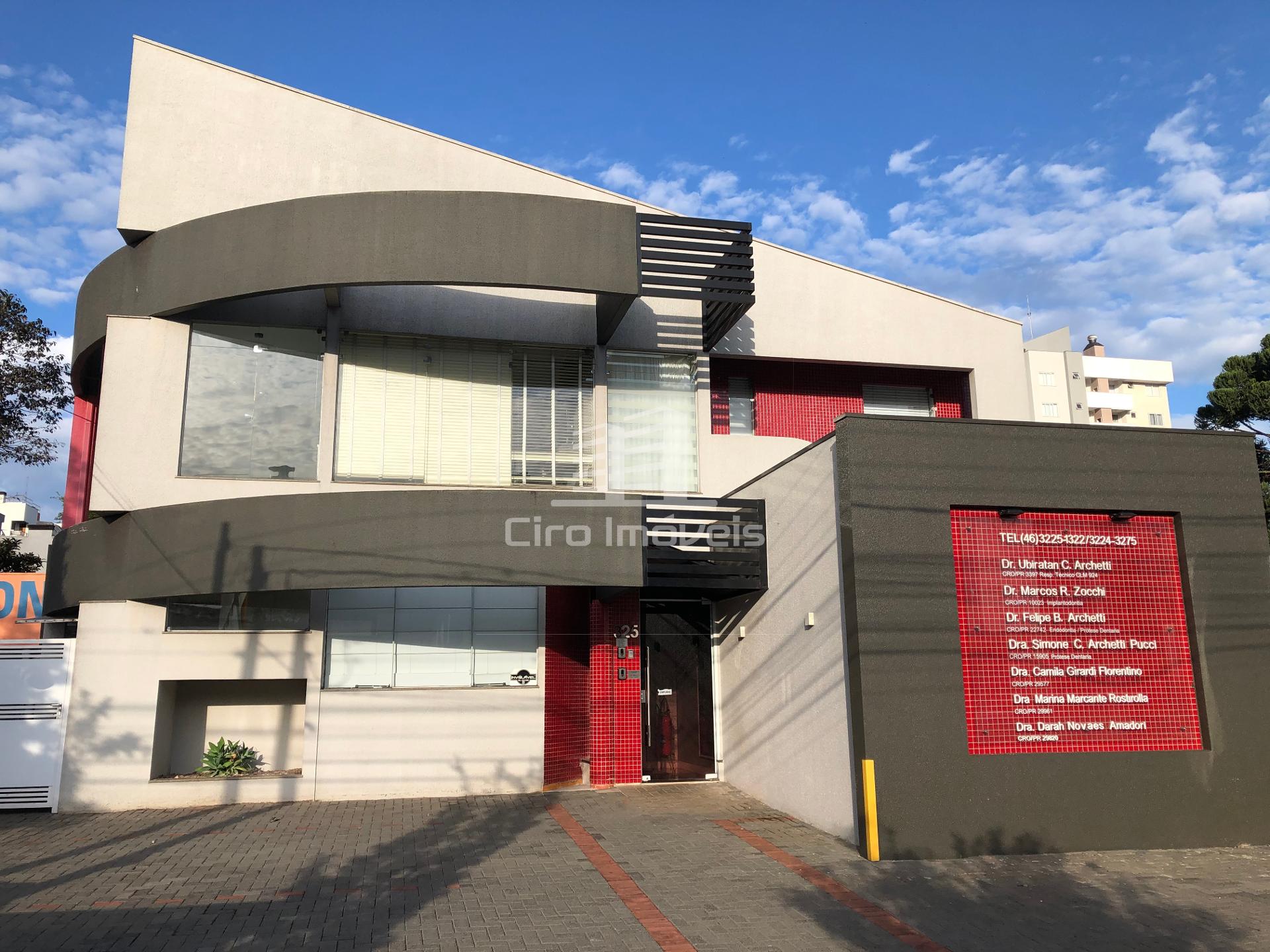 PRÉDIO COMERCIAL NO CENTRO
