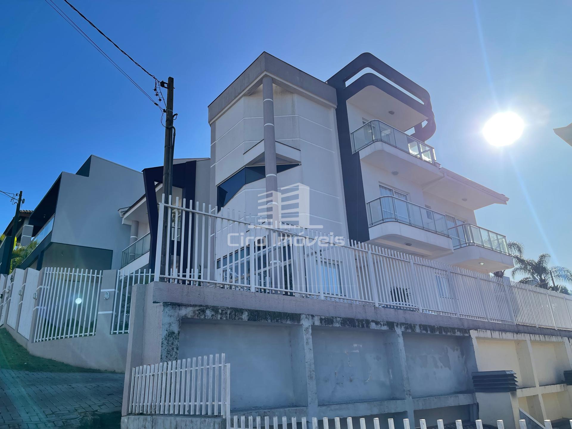 CASA NO BAIRRO AMADORI