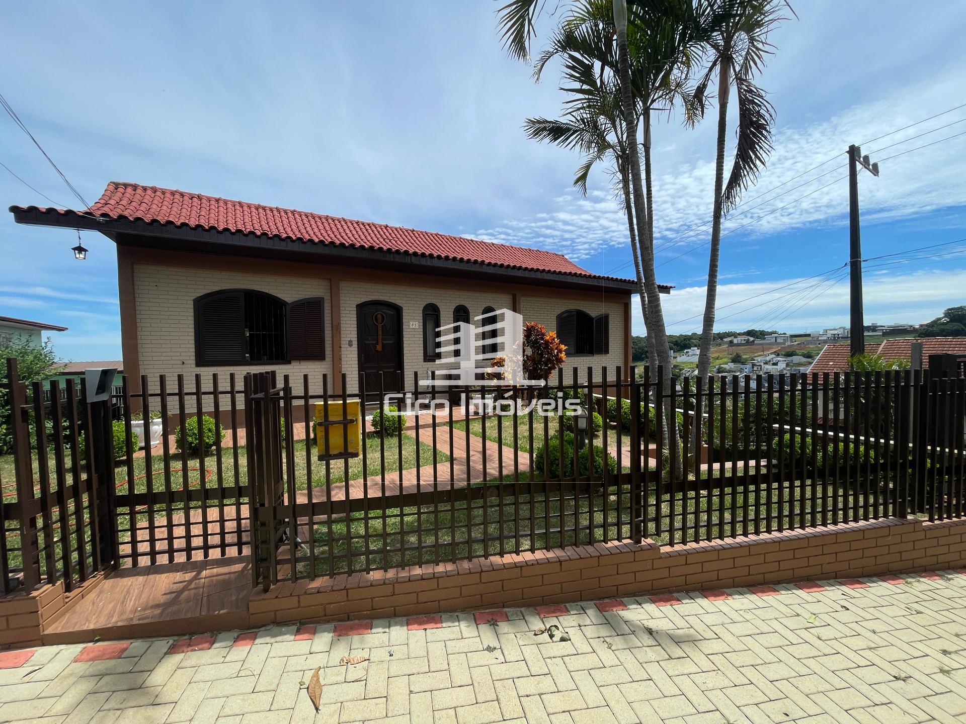 Casa para VENDA no Bairro PINHEIROS, PATO BRANCO - PR