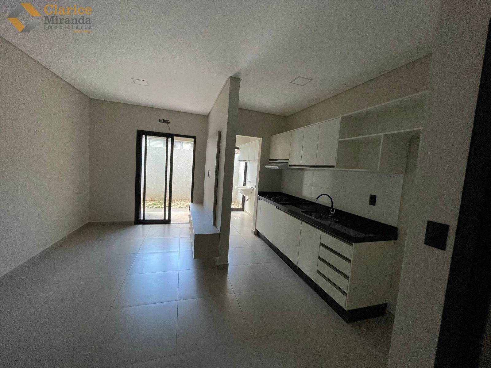 Apartamento recm construdo  venda no corao da Vila A, Foz do Iguau PR 