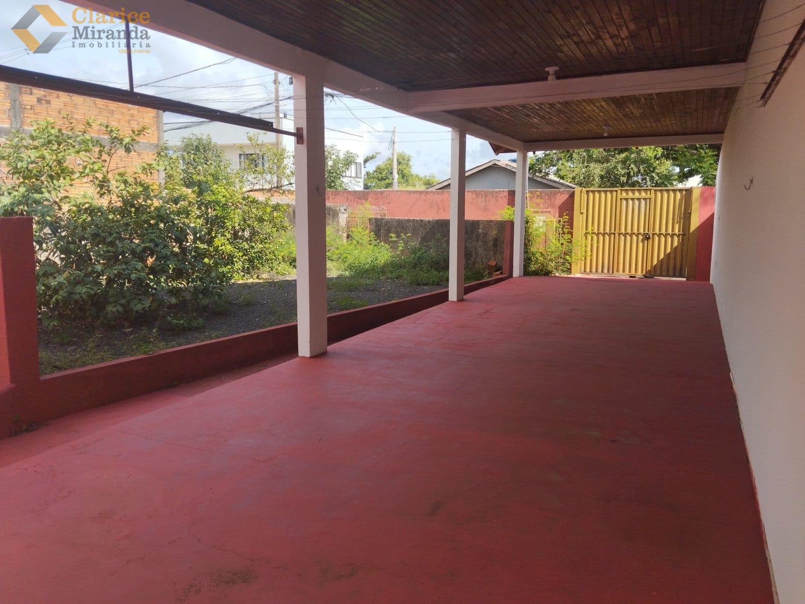 Casa com terreno grande à venda no Jd. Estrela, Foz do Iguaçu PR.