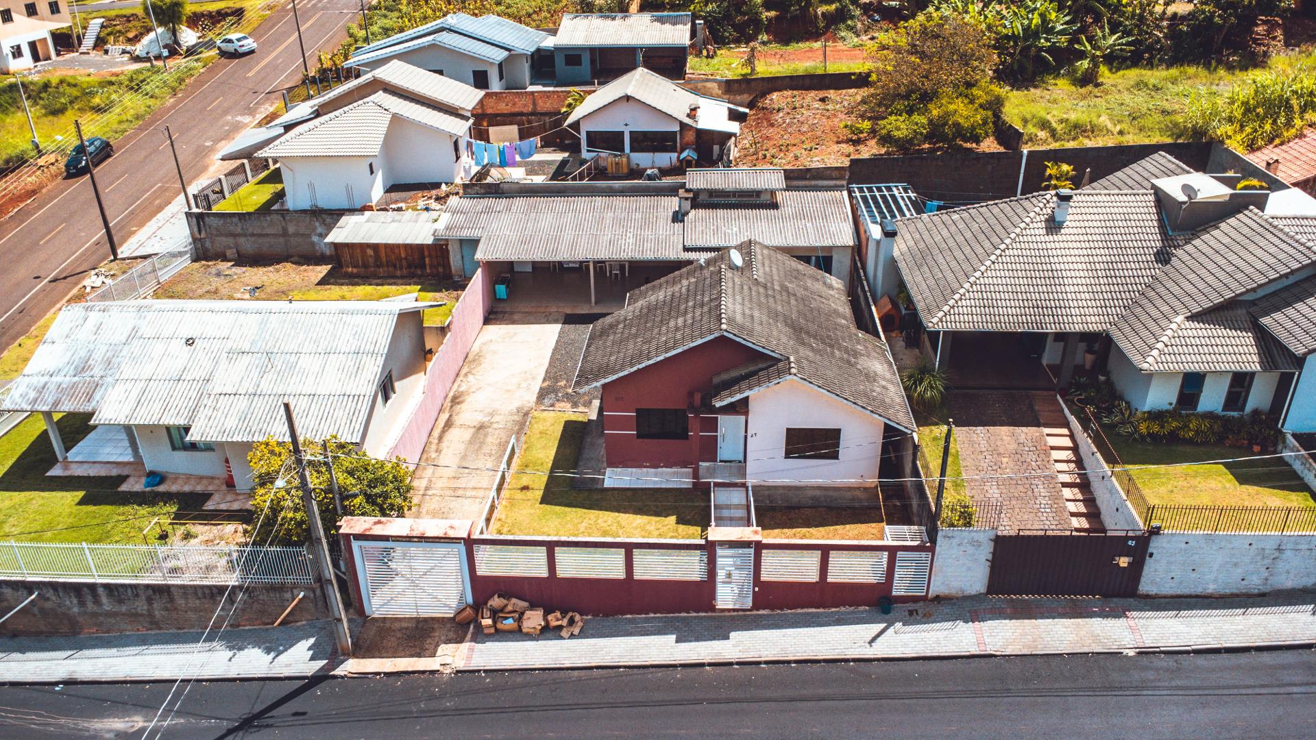 Casa ? venda na rua Americo Cor? com 83 metros quadrados.