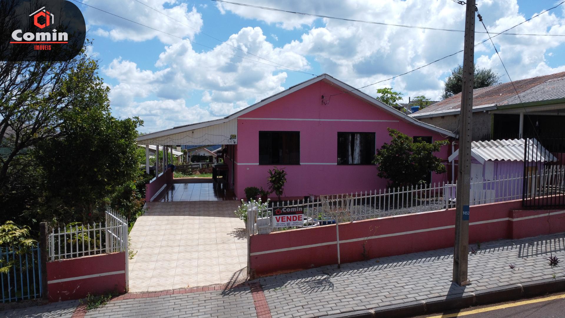 Casa ? venda localizada no bairro Industrial BNH.