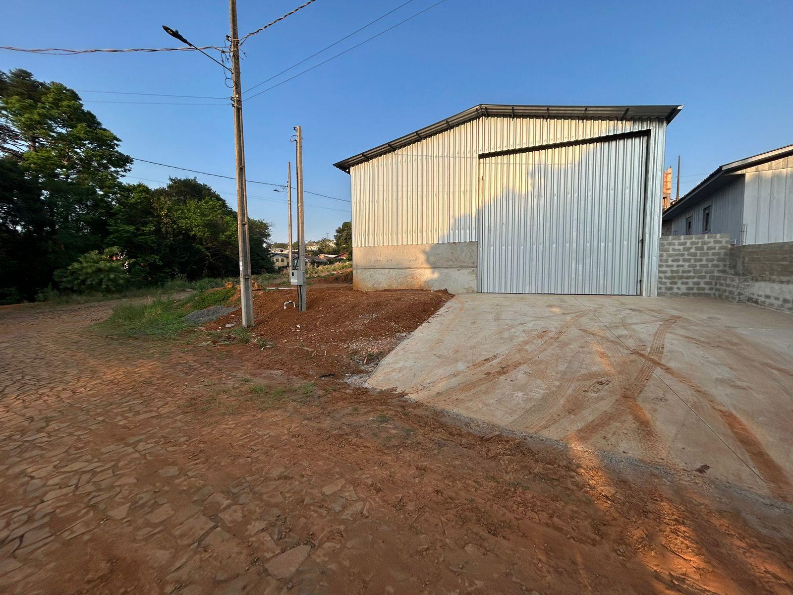 Barracão Industrial com 150 metros quadrados.