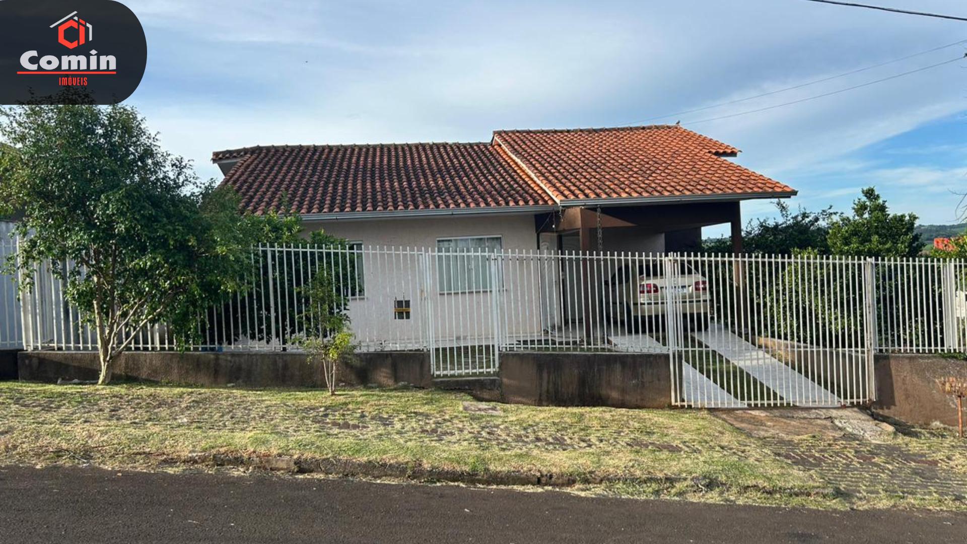 Casa ? venda na rua Tiradentes.