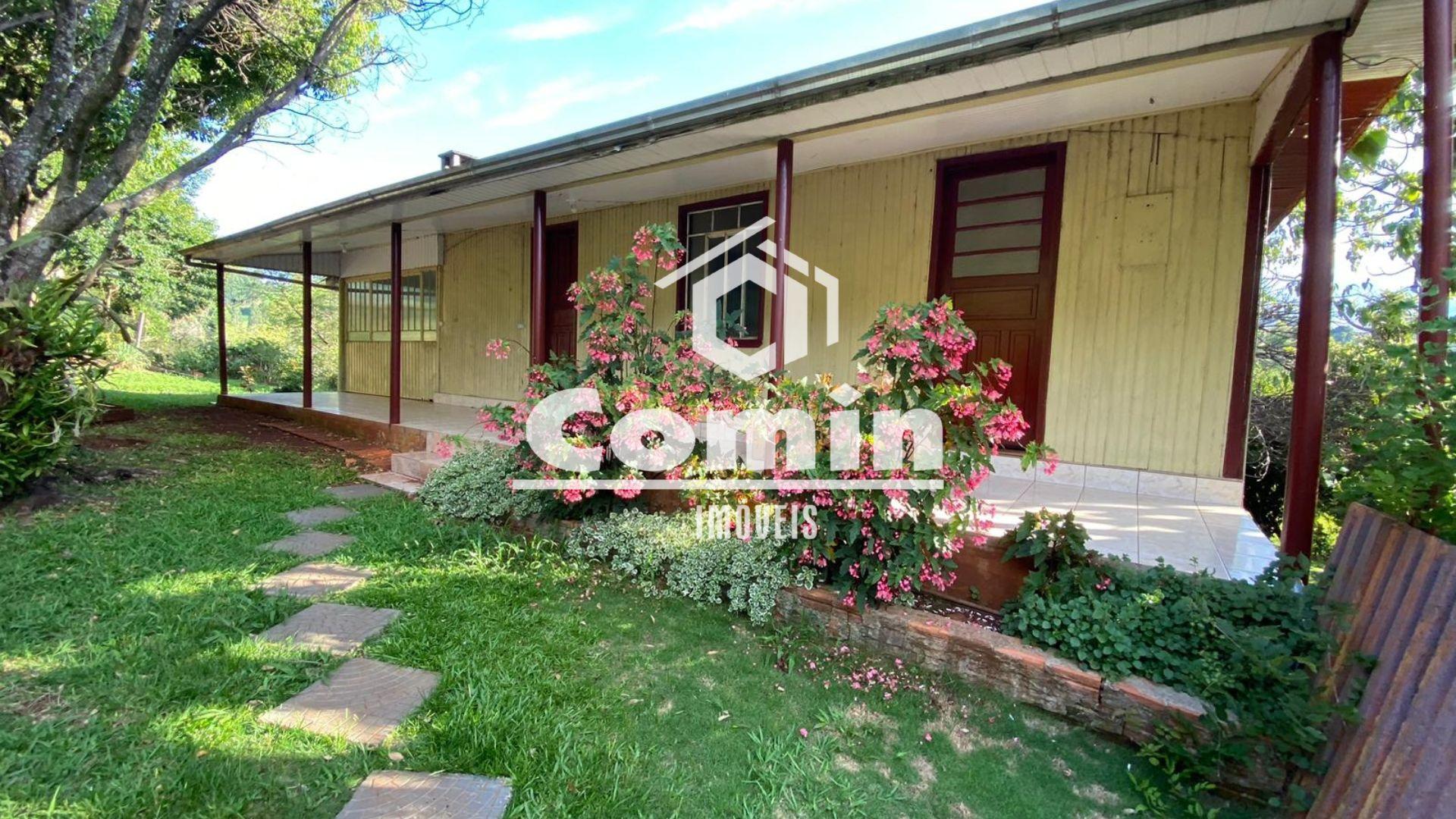 Casa para locação, cerca de 3 km da cidade.